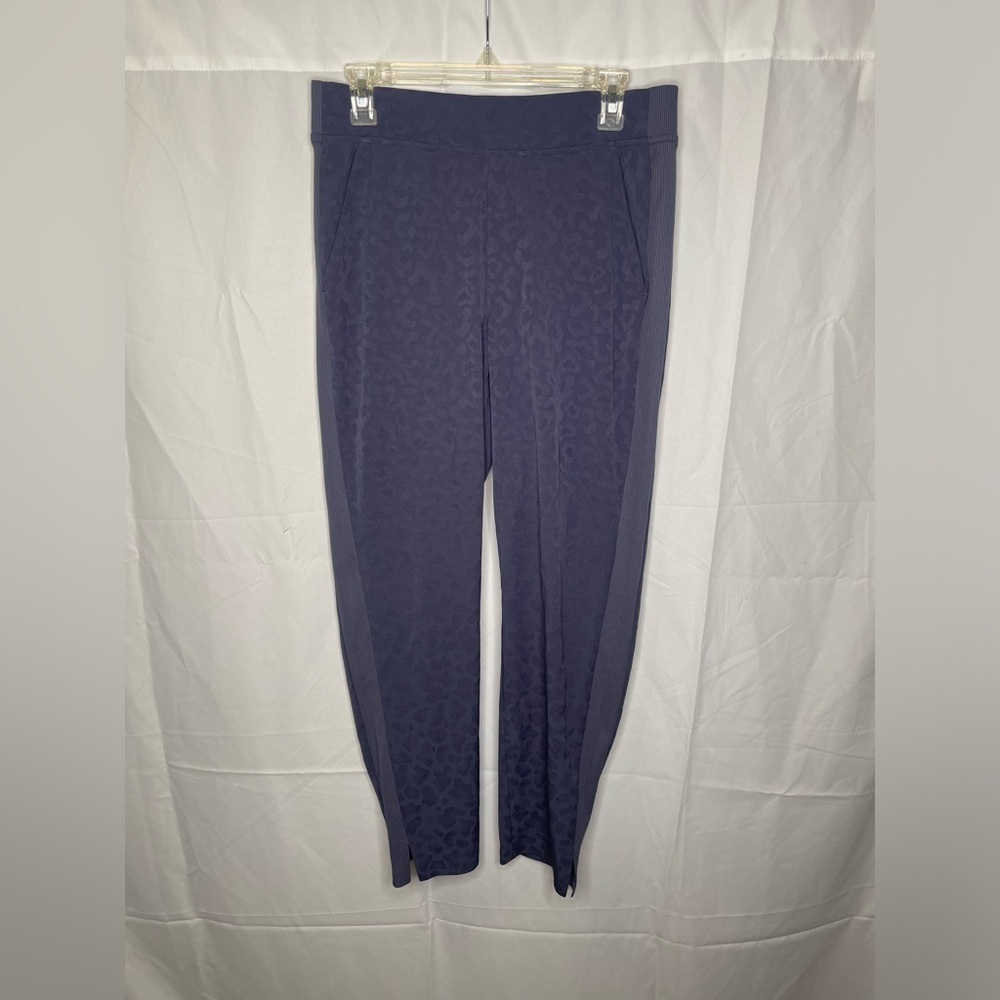 Athleta Brooklyn Textured Ankle Pant leopard print lightweight activewear